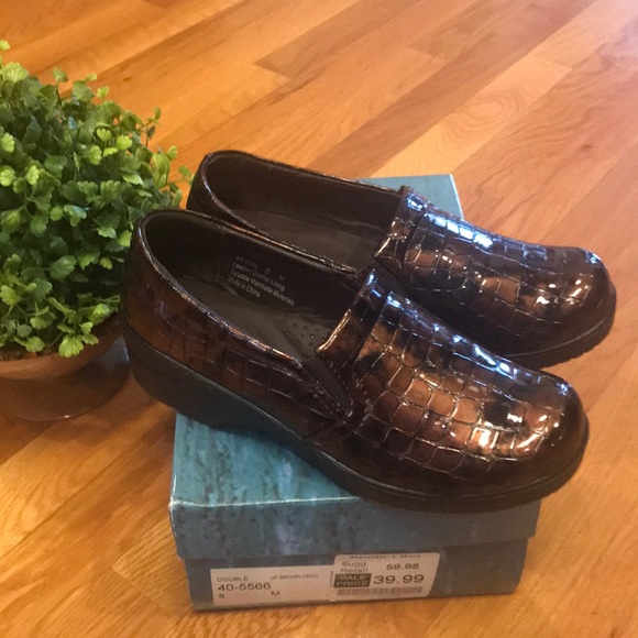 Easy Street Super Flex Brown Croc 8 M - Picture 3 of 8